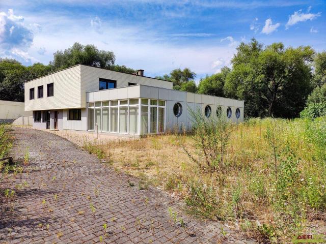 Großzügiges Wohnhaus mit Pool, Sauna und 2.000 m² Grundstück in Zeltweg