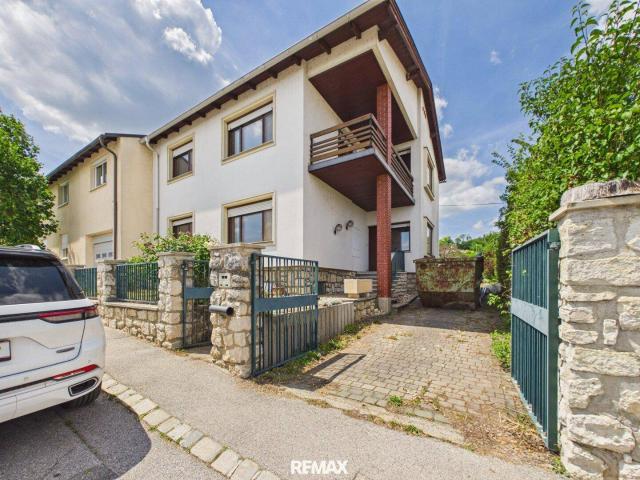 Großzügiges Wohnhaus mit vielseitigen Nutzungsmöglichkeiten
