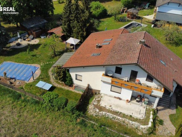 Großzügiges Wohnhaus mit zwei Wohneinheiten