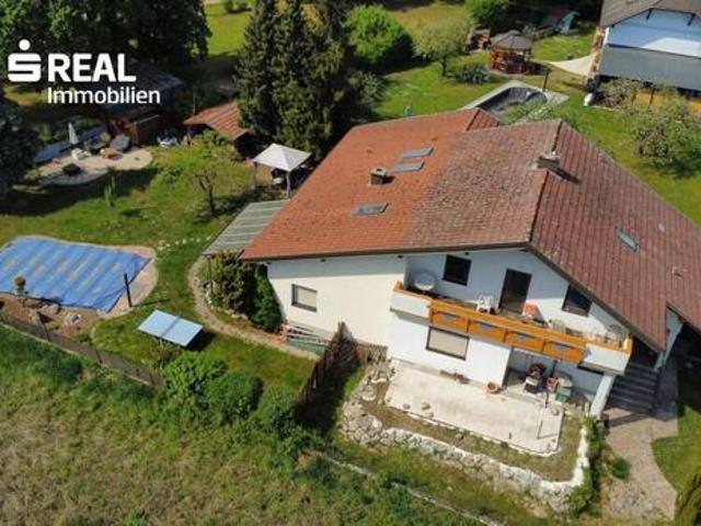 Großzügiges Wohnhaus mit zwei Wohneinheiten