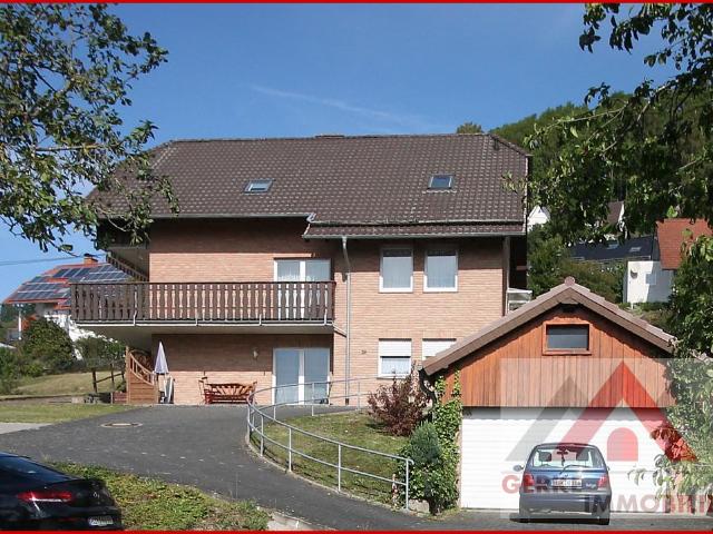 Großzügiges Wohnhaus mit 2 Einliegerwohnungen
