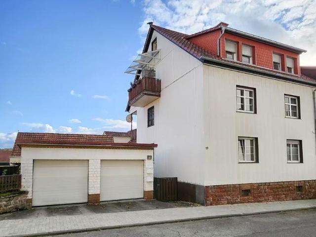Großzügiges und gepflegtes Mehrfamilienhaus in ruhiger Lage
