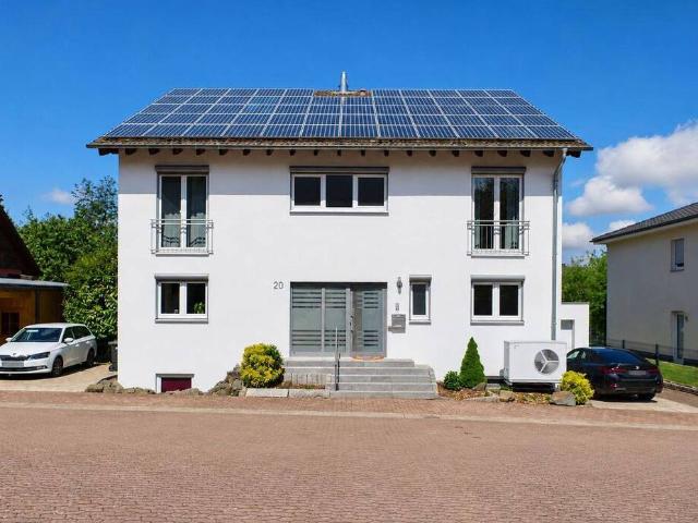 Großzügiges und hochwertiges Familiendomizil mit Kamin, Garten und moderner Energietechnik