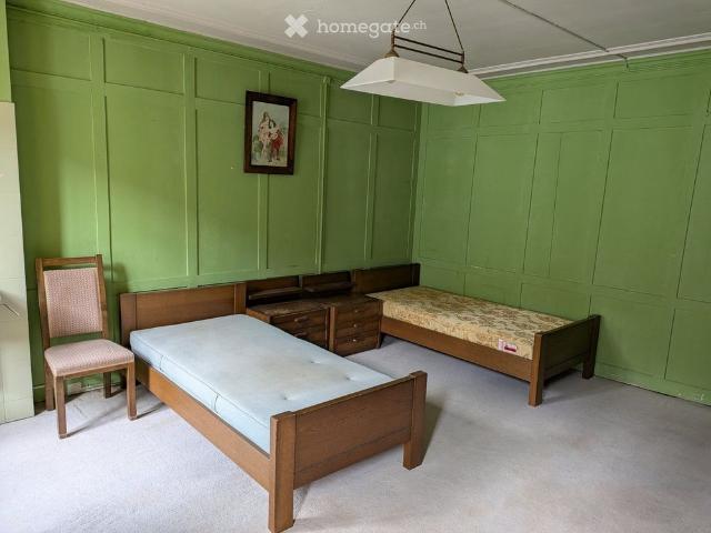 Grosszügiges Zimmer in historischen Gasthaus Diesbach