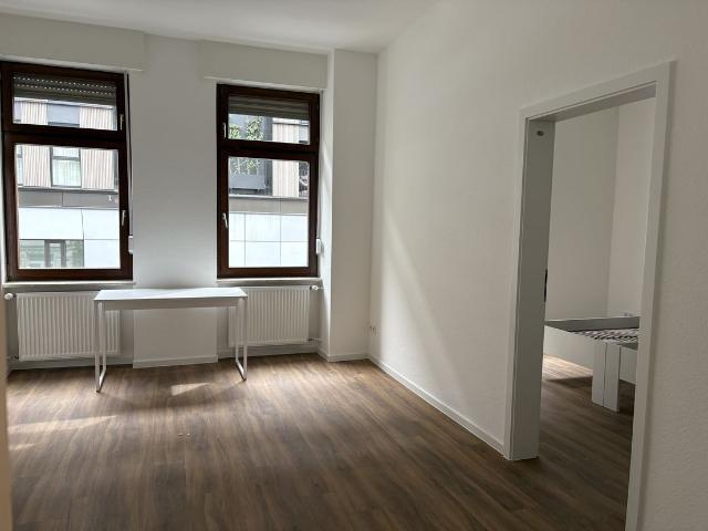 Großzügiges Zimmer in studentischer WG zu vermieten