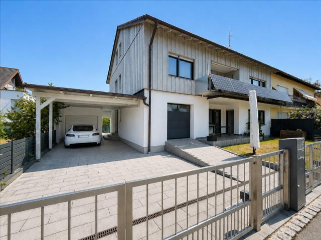 Großzügiges Zuhause für Familie, mehrere Generationen und individuelle Wohnideen