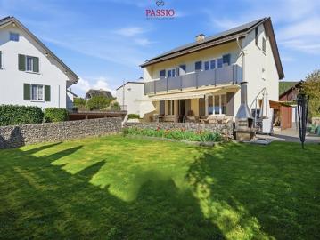 Grosszügiges Zuhause mit Gartenparadies und viel Raum