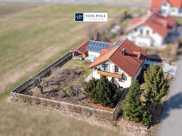 Großzügiges Zuhause mit umzäunten Gartengrundstück und vielseitigem Studio