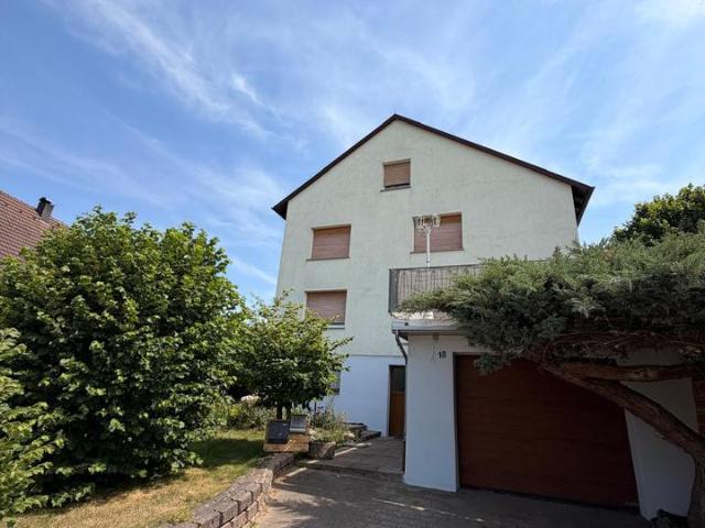Großzügiges Zweifamilienhaus auf 1.500 m² Grundstück