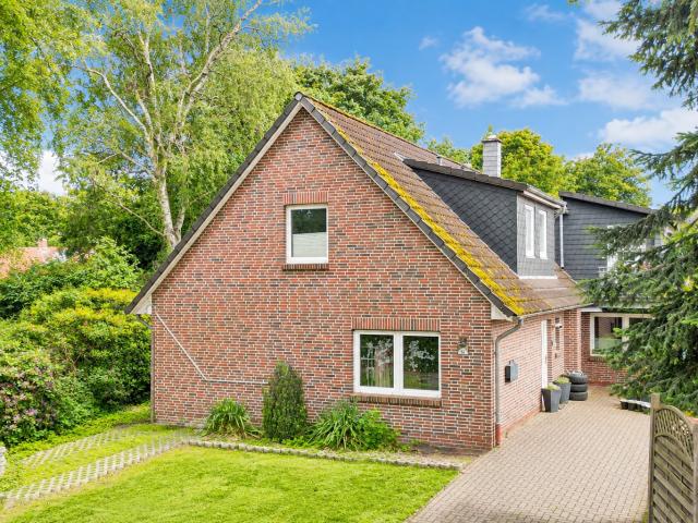Großzügiges Zweifamilienhaus in Sackgassenlage von Oldenburg Kreyenbrück
