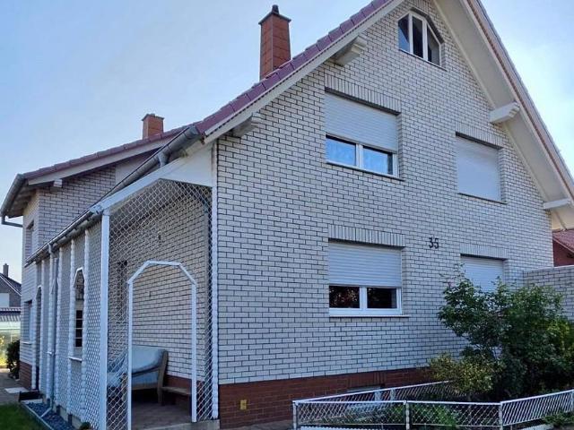 Großzügiges Zweifamilienhaus mit Garage in PetershagenLahde