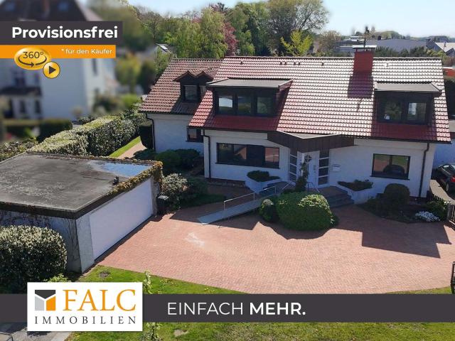 Großzügiges Zweifamilienhaus mit Einliegerhaus, 1.571 m² Grundstück