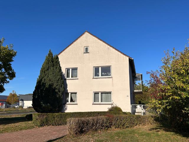 Großzügiges Zweifamilienhaus mit herrlichem Garten in zentraler Lage!