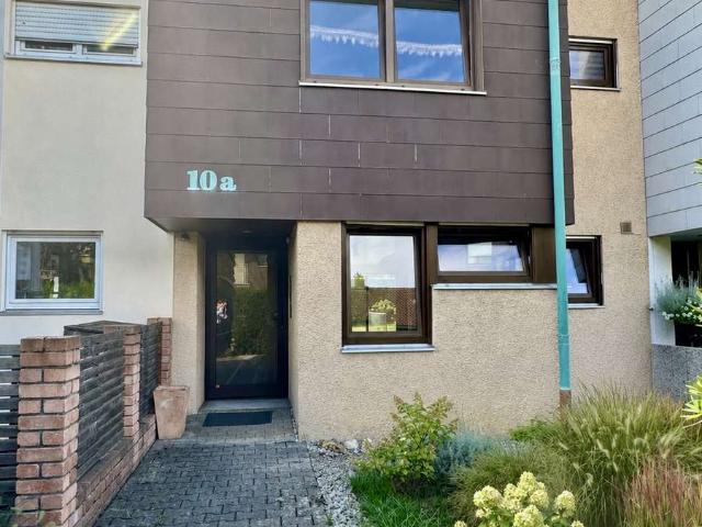 Großzügiges/gepflegtes Reihenhaus für Familien mit Studio, Garage und sonnigem Garten