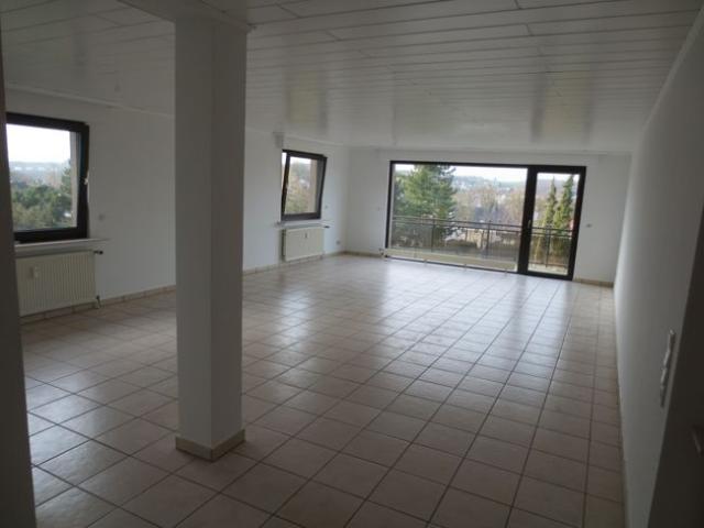 GROSSZUEGIG WOHNEN AUF EINER EBENE! 132 m² OG Wohnung mit Balkon und Garage in Top Lage HA Hestert!