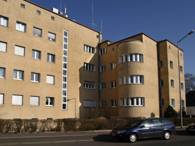 Großzschocher I freundliche 2 Zimmer Wohnung I Balkon I Laminat I Tageslichtbad mit Wanne