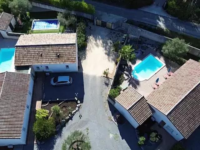 Grospierres 07120 Achat / Vente maison 10 pièces t10 au dernier étage piscine