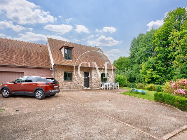 GROSROUVRE MAISON