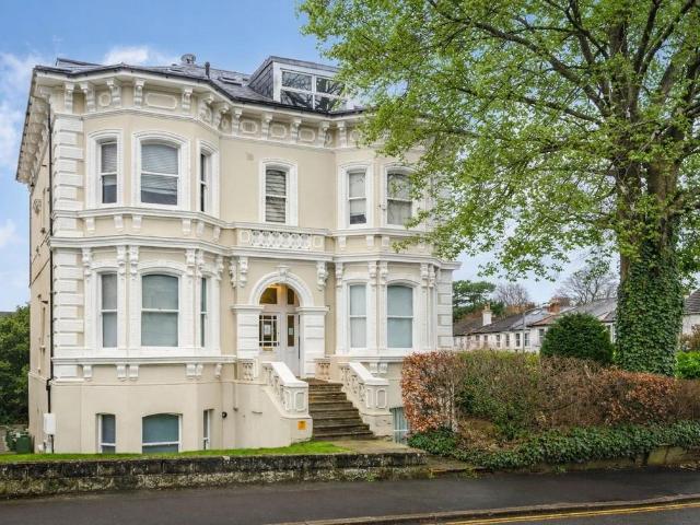 Grosvenor Court, 55, Upper Grosvenor. 1 bed flat to rent £950 pcm £219 pw