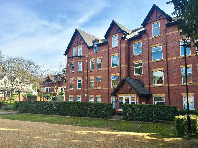 Grosvenor Court, Park Avenue, Mossley. 2 bed apartment to rent £1,200 pcm £277 pw