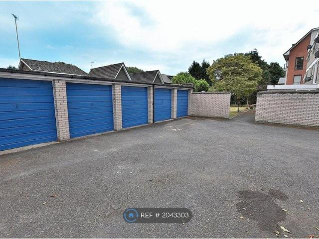 Grosvenor Court, Wolverhampton WV3, 2 bed flat to rent, £900 pcm | PrimeLocation