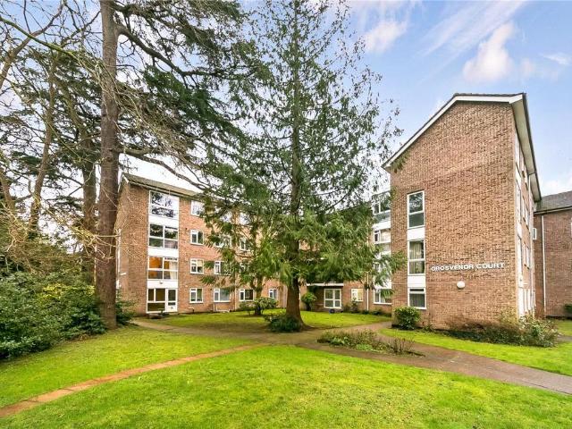 Grosvenor Court, Teddington 3 bed apartment to rent £2,850 pcm £658 pw
