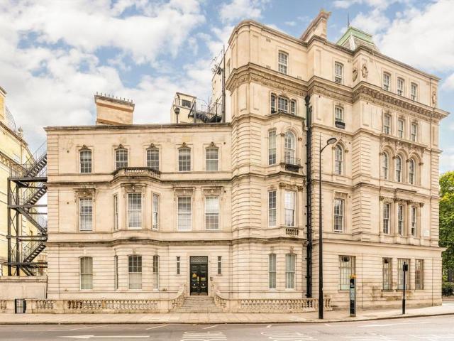 Grosvenor Gardens, London SW1W 2 bed flat to rent £5,633 pcm £1,300 pw