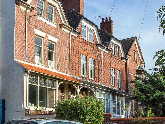Grosvenor Gardens, Newcastle. 1 bed apartment to rent £575 pcm £133 pw