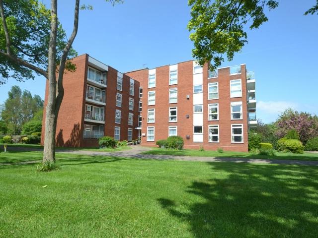 Grosvenor Drive Maidenhead SL6 2 bed apartment to rent £1,950 pcm £450 pw