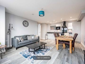 Grosvenor House, Norwich NR1, 2 bed flat to rent, £1,600 pcm | PrimeLocation