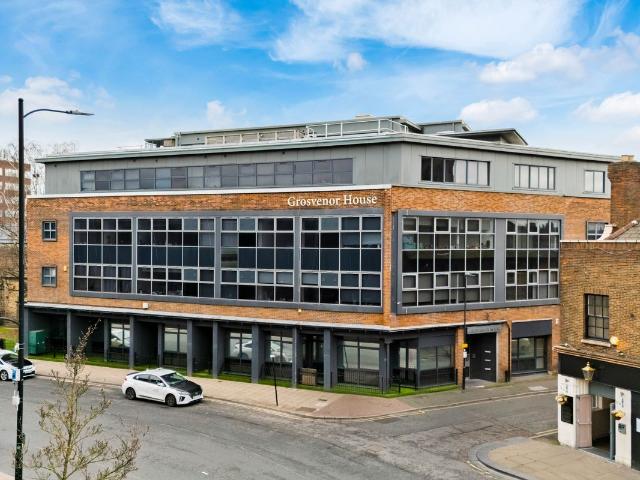 Grosvenor House, Wakefield WF1, 1 bed flat to rent, £700 pcm | PrimeLocation