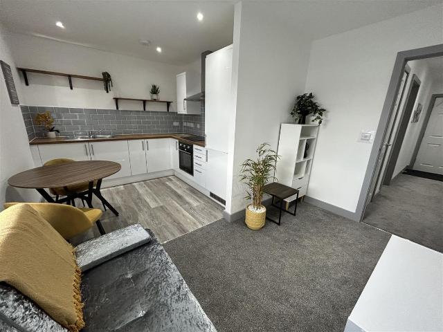 Grosvenor House, Union Street, Wakefield WF1, 1 bed flat to rent, £780 pcm | PrimeLocation