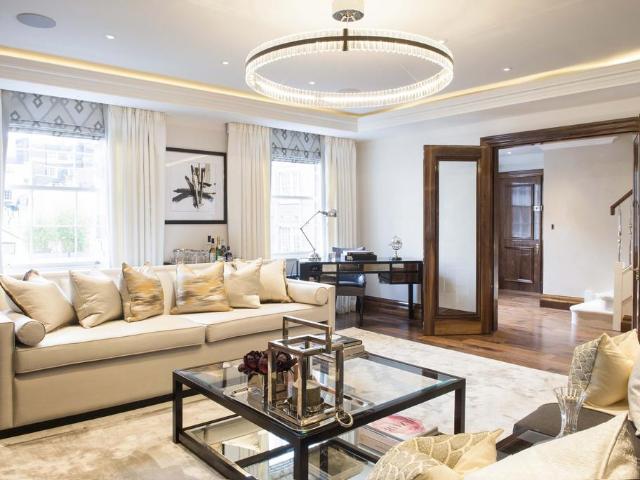 Grosvenor Hill 2 bed flat to rent £18,200 pcm £4,200 pw