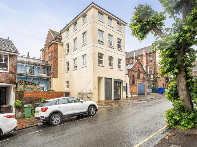 Grosvenor Park, Tunbridge Wells 2 bed apartment to rent £1,395 pcm £322 pw