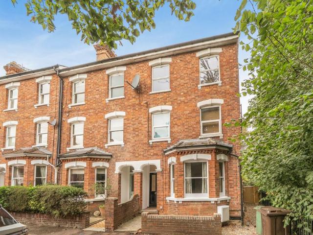 Grosvenor Park, Tunbridge Wells, TN1 2 bed flat to rent £1,750 pcm £404 pw