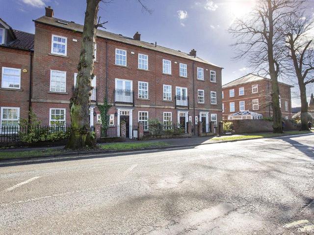 Grosvenor Park, York, North. 4 bed terraced house to rent £2,250 pcm £519 pw