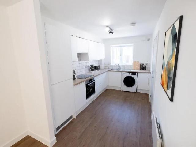 Grosvenor Park Rd, Walthamstow E17, 2 bed flat to rent, £2,200 pcm | PrimeLocation