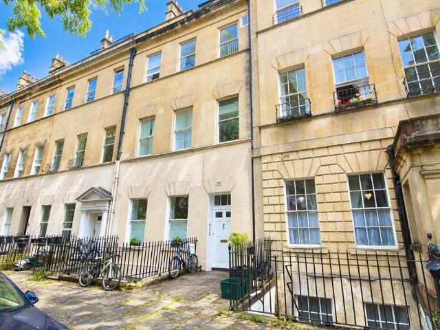 Grosvenor Place. Bath 1 bed apartment to rent £1,400 pcm £323 pw