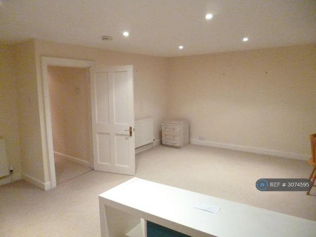 Grosvenor Place, Bath, BA1 2 bed flat to rent £1,400 pcm £323 pw
