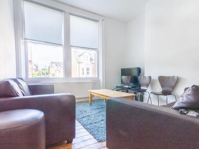 Grosvenor Place, Jesmond 5 bed apartment to rent £3,150 pcm £727 pw