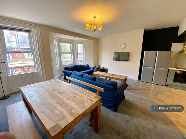 Grosvenor Place, Newcastle Upon Tyne. 6 bed semi detached house to rent £4,550 pcm £1,050 pw