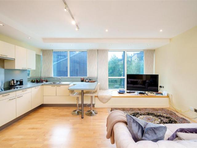 Grosvenor Road, The Panoramic. 1 bed flat to rent £4,983 pcm £1,150 pw