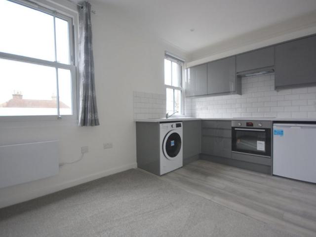 Grosvenor Road, Tunbridge Wells 1 bed flat to rent £1,075 pcm £248 pw