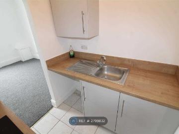 Grosvenor Road, Birkenhead CH43, 1 bed flat to rent, £570 pcm | PrimeLocation