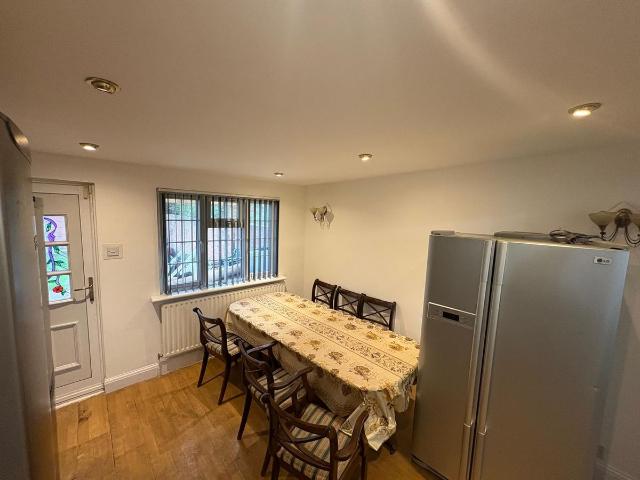Grosvenor Road, Hounslow TW3, 5 bed shared accommodation to rent, £3,700 pcm | PrimeLocation