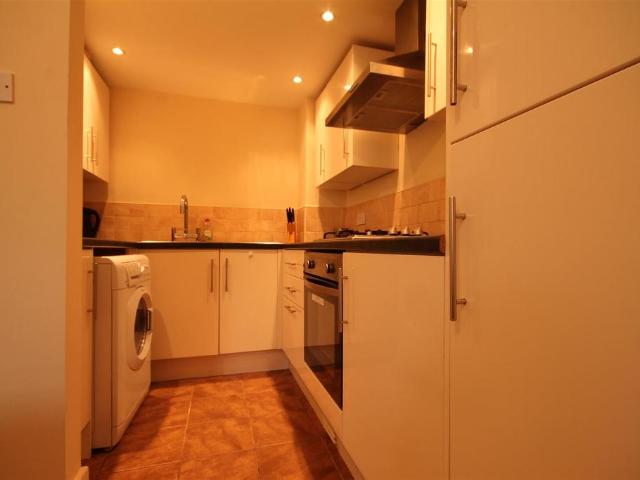 Grosvenor Road, Jesmond 3 bed apartment to rent £1,629 pcm £376 pw