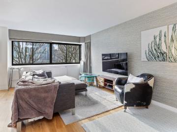 Grosvenor Road, London SW1V, 2 bed flat to rent, £4,300 pcm | PrimeLocation