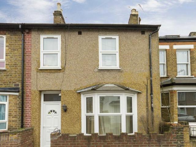 Grosvenor Road, London W7 3 bed terraced house to rent £2,835 pcm £654 pw