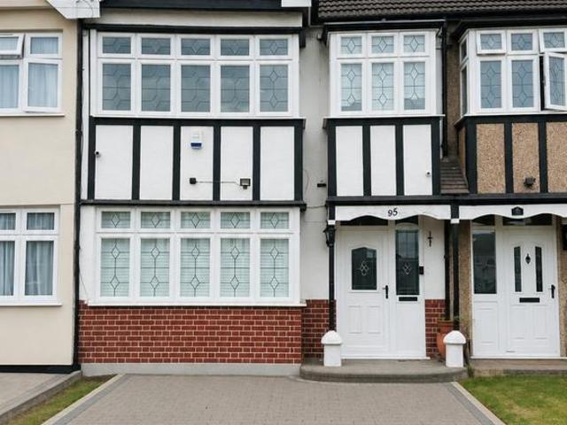 Grosvenor Road, RM8 4 bed terraced house to rent £2,700 pcm £623 pw