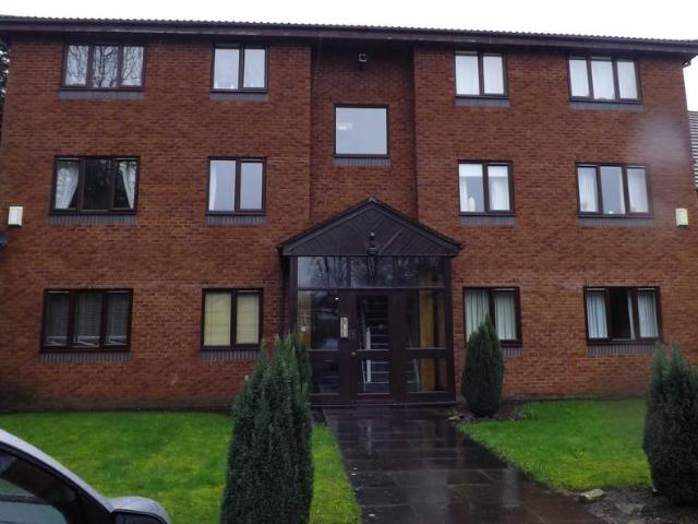 Grosvenor Road, Swinton M27 2 bed flat to rent £895 pcm £207 pw